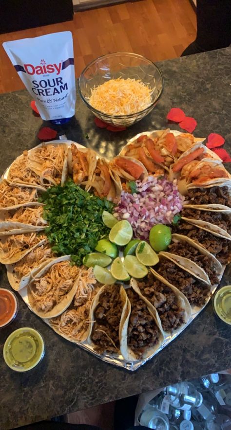 Taco Platter, Food Goals, Food Is Fuel, Food Platters, Food Obsession, Interesting Food Recipes, Pretty Food, Food Cravings, I Love Food