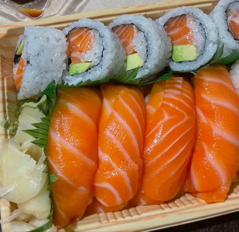 Salmon Aesthetic Food, Salmon Aesthetic, Raw Salmon Aesthetic, Cooked Salmon Aesthetic Food, Food Sushi Aesthetic, Sushi Salmon, Sushi And Drinks Aesthetic, Salmon Sushi Aesthetic, Avocado Hair