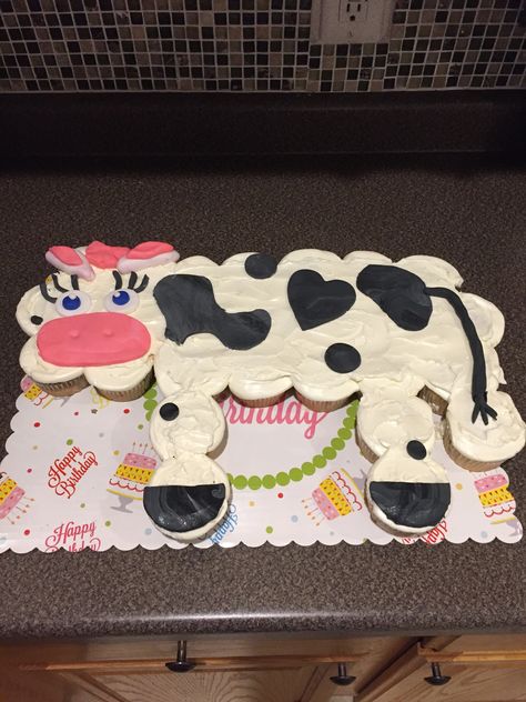 Cow Cupcake Cake, Cow Cupcakes, Cow Cakes, Cupcake Display, Farm Birthday, Cupcake Cake, Custom Cakes, Baked Goods, Birthday Ideas