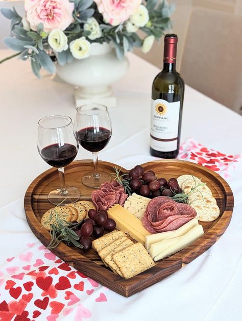 Cheese Plates, Charcuterie Inspiration, Cheese Plate, Snack Ideas, Appetizer Snacks, Appetizer, Snacks, Cheese