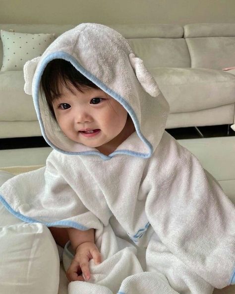 Aww!<3 my asian baby🫶🏽🤗 Asian Baby Boy, Korean Baby Boy, Ulzzang Kids, Cute Asian Babies, Baby Swag, Jung So Min, Korean Babies, Asian Kids