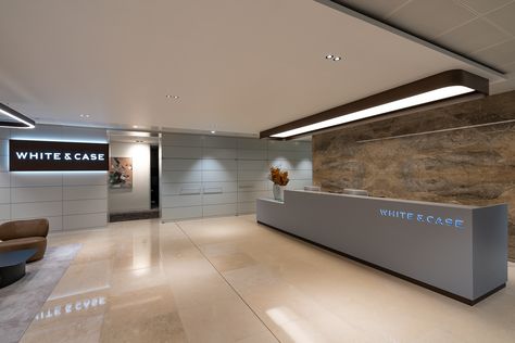 International law firm White & Case, use cool colour temperatures to give their London offices a contemporary clean look. White And Case Law Firm, London Law Firm, Law Firm Aesthetic, Law Firm Office Design, Office Colours, Law Firm Design, Law Firm Office, Career Aesthetic, Office Lighting Design