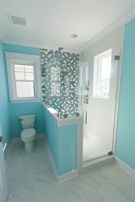 Beach Home 220 | Sunset Beach Home Build | Carolina Bluewater Construction Bathroom Beach House, Small Turquoise Bathroom, Beach Themed Bathroom Paint, Bedroom Tiles, Bathroom Remodel Ocean Theme, Outdoor Bathroom Design Ideas, Home Interior Design Indian, Small Beach House Plans On Pilings, Small Bathroom Plans