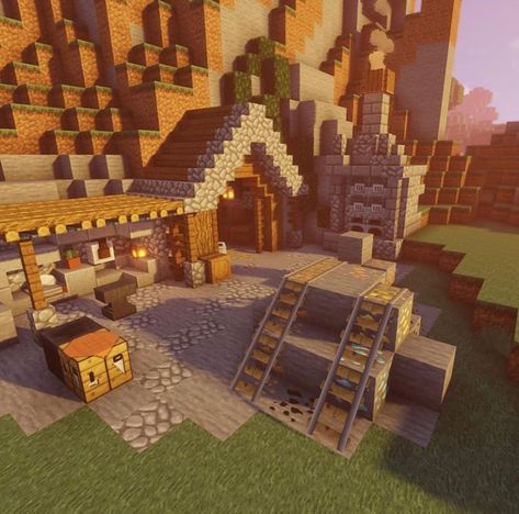 Mineshaft Entrance Minecraft Ideas, Mining Building Minecraft, Mine Shaft Entrance Minecraft, Mineshaft Minecraft Ideas, Mining Entrance Minecraft, Minecraft Mine Entrance Design, Enchantment Area Minecraft, Minecraft Mining Entrance, Minecraft Mineshaft Entrance