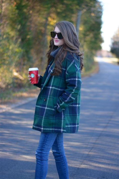 Plaid Winter Coat, Caitlin Covington, Southern Curls And Pearls, Statement Coat, Winter Mode, Plaid Coat, Cute Winter Outfits, Plaid Fashion, Hijab Style