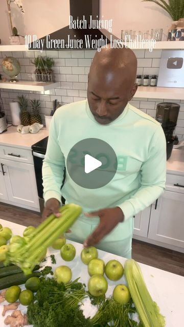 Harold Leffall on Instagram: "Batch Juicing   10 Day Green Juice Weight Loss Challenge Tip  Challenge starts Friday, April 5. Recipes and details will be posted tomorrow.  Get Ya Juice On!  The juicer I am using is a Kuvings AUTO10. Use my code JuiceGuy and save 10%. Link for juicer is in my bio.  #tips #weightloss #greenjuice #10daychallenge #juice #kuvings @kuvingsusa" Juice Prepping For A Week, Kuvings Juicer Recipes, Batch Juicing Recipes, Batch Juicing, Breakfast Juicing Recipes, Juicing Recipes For Beginners, 10 Day Challenge, Green Juice Recipes, Juicing Benefits