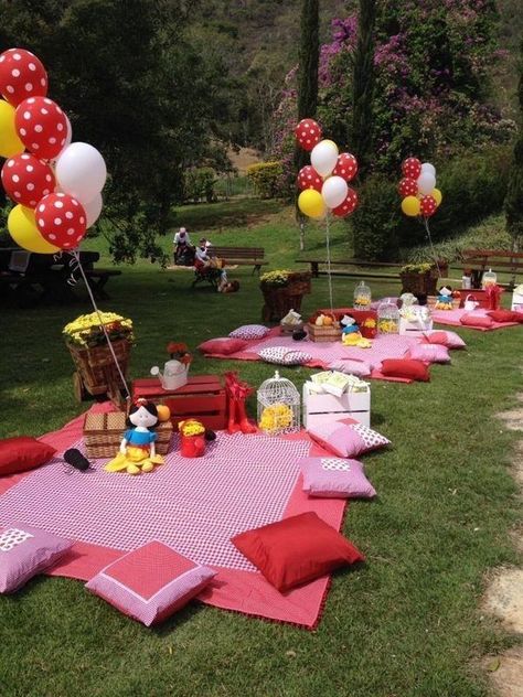 Kids Picnic Parties, Birthday Movie Night, Picnic Birthday Party, Best Birthday Quotes, Kids Picnic, Summer Party Decorations, Outdoor Birthday, Picnic Birthday, Garden Party Decorations