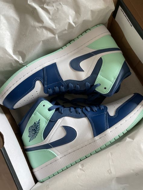 Air Jordan 1 Mid Blue Mint, Jordan 1 Mid Blue Mint, Tenis Nike Jordan, Air Jordan 1 Mid Blue, Jordan 1 Mid Blue, Cute Jordans, Teal Nikes, Pink Nike Shoes, Nike Air Jordan Shoes