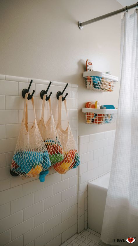 bathroom toy storage Stuff Animal Storage Ideas, Closet Organization Ideas Bedroom, Storage For Stuffed Animals, Diy Bath Toys, Creative Wall Storage, Bathroom Toy Storage, Desk Fridge, Childrens Storage, Home Closet Organization