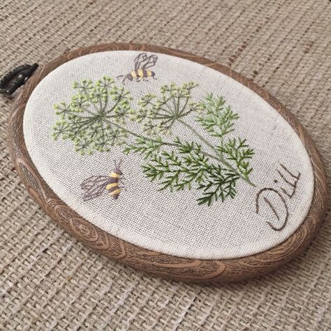 Herb Embroidery, Plant Kitchen, Embroidery And Cross Stitch, Embroidery Crafts, Hand Embroidered Flowers, Embroidered Gifts, Hand Embroidery Projects, Hand Embroidery Flowers, Ideas For Kitchen