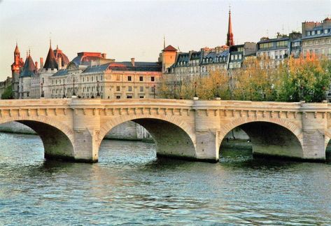 House In Paris, Architecture Unique, Im Leaving, European Vacation, Vacation Planning, Grand Palais, French Countryside, Facade House, Tower Bridge