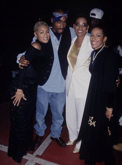 Tupac Shakur, Jada Pinkett Smith and Adrienne Banfield-Norris at the New York premiere for A Low Down Dirty Shame, November 1994. Jada Pinkett Tupac, Tupac Jada, Jada Pinkett Smith 90s, Tupac And Jada, 2pac Music, 2pac Pictures, Tupac Photos, 2pac Videos, Tupac Makaveli