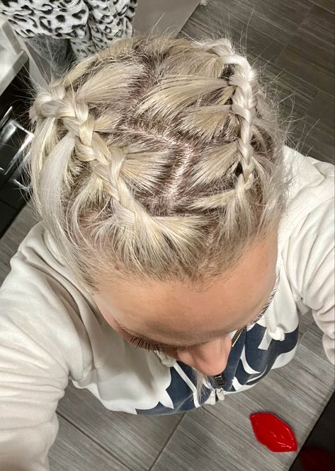 Zigzag Part Braids, Zig Zag Part Braids, Y2k Hairstyles Zig Zag, Zig Zag Part Hairstyles, Zig Zag Scalp Braids, Stitch Braids Zig Zag Parts, Braids With Zig Zag Part, Cornrows With Zigzag Parts, Color Guard Hair