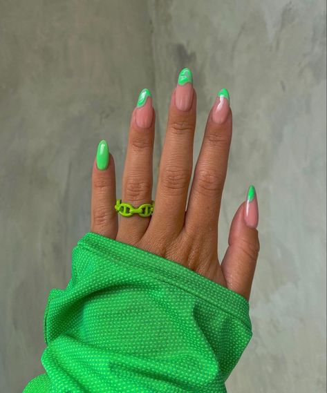 Almond shaped nails | Summer Nails | Fun French Tips | Long Nail Design Saint Patrick Nail, St Patrick's Day Nails, Mint Green Nails, Neon Green Nails, St Patricks Day Nails, Funky Nail Art, Green Nail Art, Green Nail Designs, Holiday Nail Designs