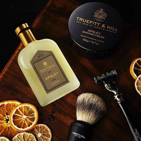 Truefitt And Hill, Aftershave Balm, Oil Free Moisturizers, After Shave Balm, Wet Shaving, Aloe Vera Extract, Male Grooming, Lemon Pepper, Mens Luxury