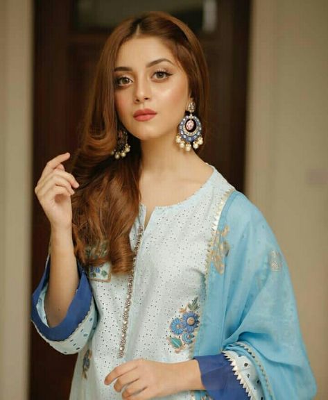 Alizeh Shah Alizay Shah, Pakistan Actress, Bewafa Photo, Alizeh Shah, Trendy Suits, Zardozi Embroidery, Pakistani Celebrities, Ayeza Khan, Women Faces