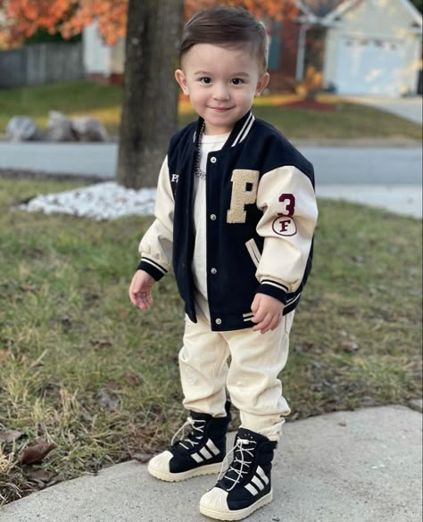 Ootd Kids Boys Outfit, Boys Winter Fashion, Baby Boy Style Outfits, Kids Winter Outfits Boys, Toddler Boy Style, Kids Fashion Boy Outfits, Stylish Kids Boys, Boys Ootd, Boys Denim Shirt