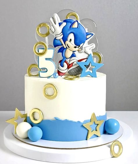 Blue Sonic Cake, Simple Sonic The Hedgehog Cake, Cake Sonic Ideas, Yellow Sonic Cake, Golden Sonic Cake, Sonic The Hedgehog Cake Ideas, Sonic Themed Cake, Sonic Cakes Ideas, 5 Year Birthday Cake Ideas Boys