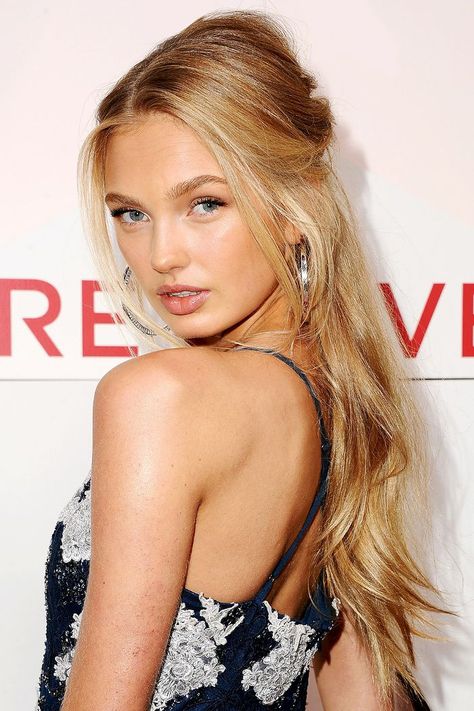 Romee Strijd Hair, Hairstyle Fancy, Celebrities Hair, Brown Ombre Hair Color, Bright Blonde Hair, Brown Ombre Hair, Romee Strijd, Celebrity Hair, Bright Blonde