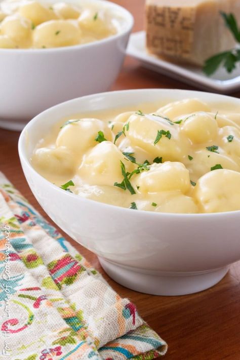 Cream Potatoes Recipe, Beef Pot Pies, Creamed Potatoes, Fall Comfort Food, Winter Comfort Food, Dutch Oven Recipes, Gnocchi Recipes, Macaroni Cheese, Potatoes Recipe