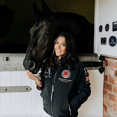 Gemma Owen, Equestrian Photoshoot, Badminton Horse Trials, Holland Cooper, Standing Fans, Horse Trials, Dressage Horses, Reality Tv Stars, Horse Life