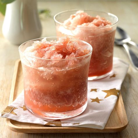 Cranberry-Orange Vodka Slush Vodka Holiday Drinks, Vodka Slush Recipe, Brandy Slush, Vodka Orange, Vodka Slush, Raspberry Iced Tea, Slush Recipes, Orange Vodka, Lime Soda