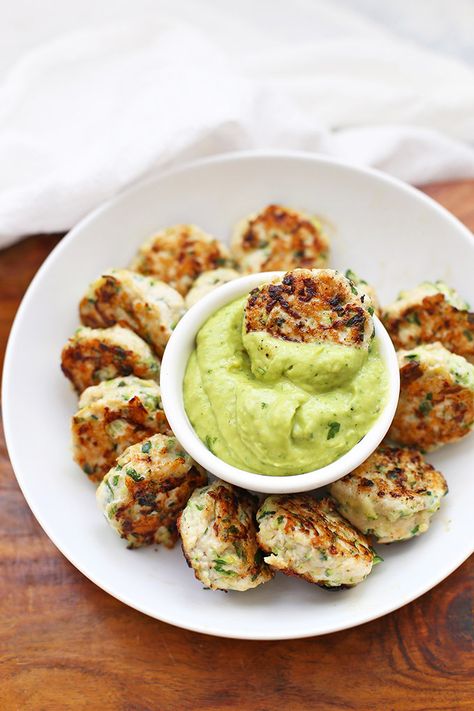 Paleo & Whole30 Chicken Zucchini Poppers - These chicken zucchini meatballs are so easy and delicious! Perfect for meal prep and clean eating! // keto meatballs // paleo meatballs // chicken meatballs // paleo appetizer // paleo meal prep// meal prep lunch // meal prep recipe // #whole30 #keto #paleo #cleaneating #mealprep #chicken #meatballs #appetizer #chickenzucchinipoppers #poppers Awaken 180, Zucchini Poppers, Chicken Zucchini Poppers, Paleo Appetizer, Paleo Meatballs, Meatballs Paleo, Meatballs Chicken, Zucchini Chicken, Zucchini Meatballs