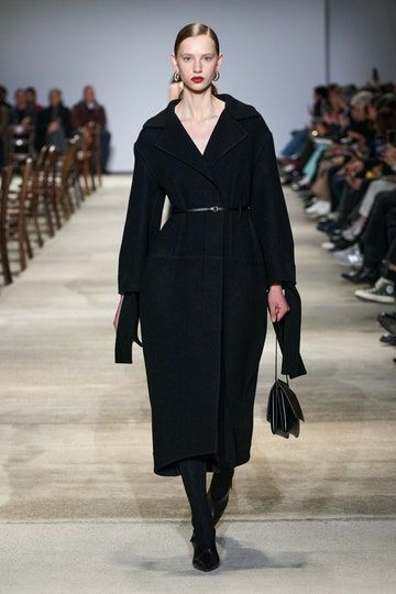 Jil Sander Coat, Jill Sander, Runway Magazine, Milano Fashion Week, Vogue Runway, 가을 패션, Fashion Show Collection, Fashion Over 50, Fashion 2020