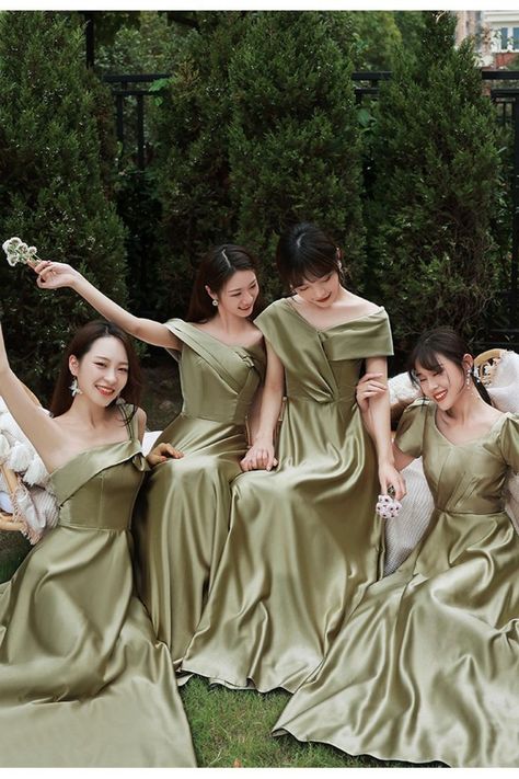 Elegant Silk Bridesmaid Dresses, Green Satin Gown, Acara Nikahan, Green Qipao, Bridesmaid Satin Dresses, Zoia Mossour, Silk Bridesmaid Dresses, Birthday Clip, Pretty Bridesmaid Dresses