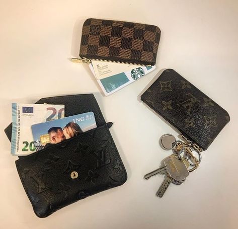 Louis Vuitton Wallet Aesthetic, Lv Keychain Wallet, Louis Vuitton Key Pouch Aesthetic, Louis Vuitton Key Pouch With Keychain, Lv Key Pouch, Pretty Tote Bags, Louis Vuitton Key Pouch, What's In My Purse, Brown Acrylic Nails