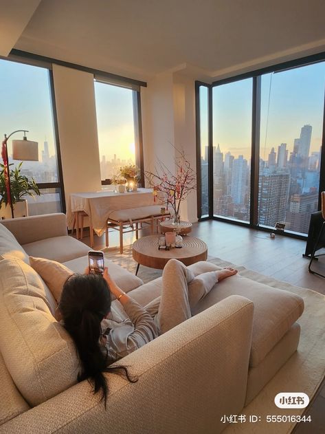 High Rise Apartment Aesthetic Living Room, Dream House Apartment, La Apartment Living Room, Large Windows Apartment, City Aesthetic Apartments, Hj Evelyn Apartment, Nee Apartment Goals, Evelyn Ha Apartment, Cute Nyc Apartments