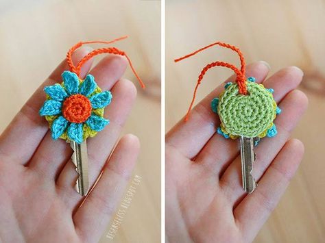 Crochet Keycap, Crochet Key Cover, Appliques Au Crochet, Key Cover, Crochet Keychain, Yarn Projects, Love Crochet, Craft Blog, Crochet Accessories