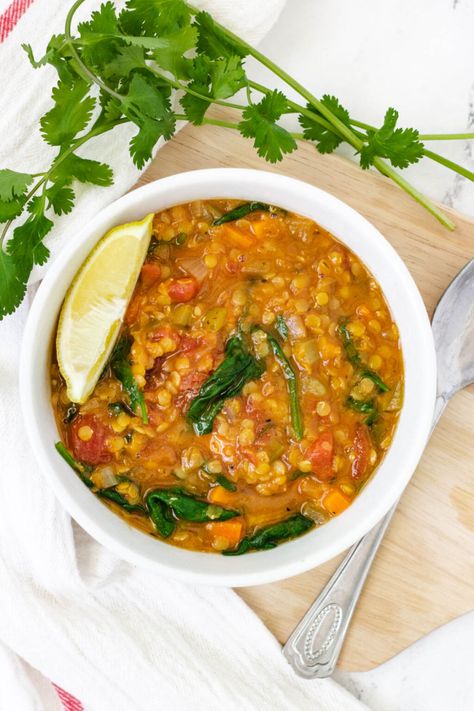 This low calorie lentil soup is chock full of vegetables, leafy greens, protein rich lentils, and tons of spices. It's a warm, comforting, heart healthy bowl of goodness. Low Calorie Soup Recipe, Low Calorie Vegan, Low Calorie Soup, Vegan Lentil Soup, Easy Clean Eating Recipes, Soup Vegan, Healthy Bowls, Lentil Recipes, Vegan Soup