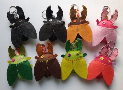 Beetle key ring Handmade Hand stitched key chain Beetles felt collectable item Insect Keychain Bag charm Party favours by Patchyz Animal Party Favors, Charm Party, Felt Keychain, Owl Keychain, Opening An Etsy Shop, Bird Gifts, Keychain Bag, Party Favours, Party Favor Bags