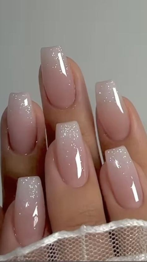 Gel Nail Inspiration Winter, Unique Bridal Nails, Mother Of The Bride Nails Ideas, Engagement Nails, Bridesmaids Nails, Romantic Nails, Subtle Nails, Bride Nails, Sparkle Nails