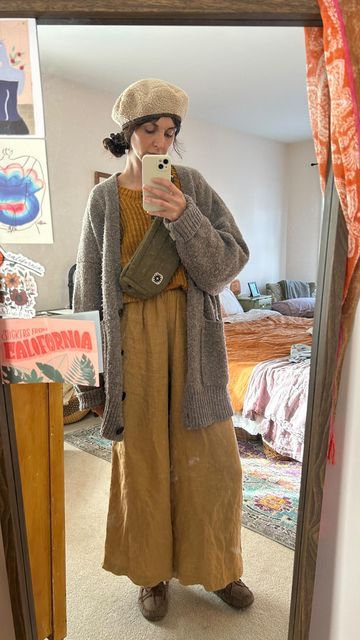 Layered Outfit Inspiration, Slow Fashion Outfit, Winter Homestead Outfit, Linen Dress Outfit Winter, Winter Linen Pants Outfit, Winter Cottage Outfit, Cottage Core Layering Outfits, Cottage Core Winter Fashion, Slow Fashion Style