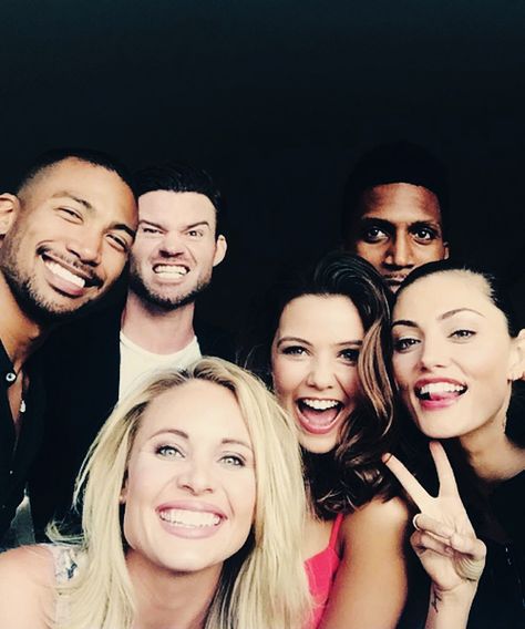 Daniel Gillies, Charles Michael Davis, Yusuf Gatewood, Leah Pipes, Danielle Campbell & Phoebe Tonkin The Originals Cast, Leah Pipes, Charles Michael Davis, Klaus The Originals, Cast Pictures, The Originals 3, Tvd Cast, Tvdu Cast, Tvd Universe