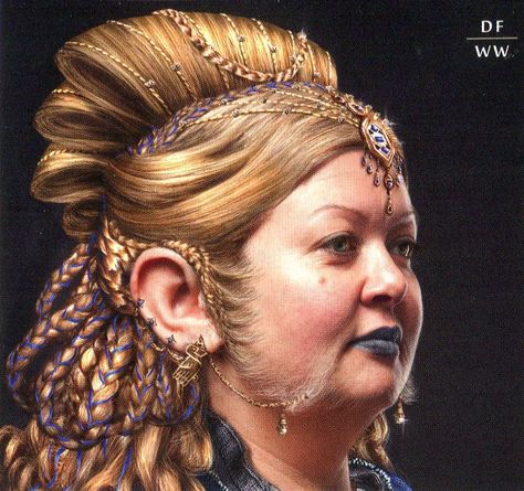 Dwarven Woman, The Dwarves, Writing Fantasy, Weta Workshop, Fantasy Hair, Modern Fantasy, Fantasy Inspiration, Middle Earth, Character Portraits