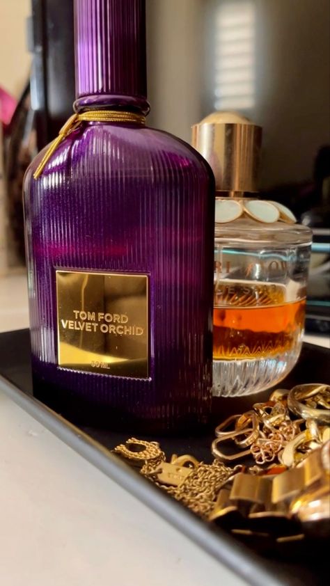 Tom Ford Velvet Orchid Perfume, Orchid Aesthetic, Tom Ford Velvet Orchid, Fragrance Aesthetic, Perfume Collection Display, Notion Ideas, Tom Ford Fragrance, Tom Ford Perfume, Massage Benefits