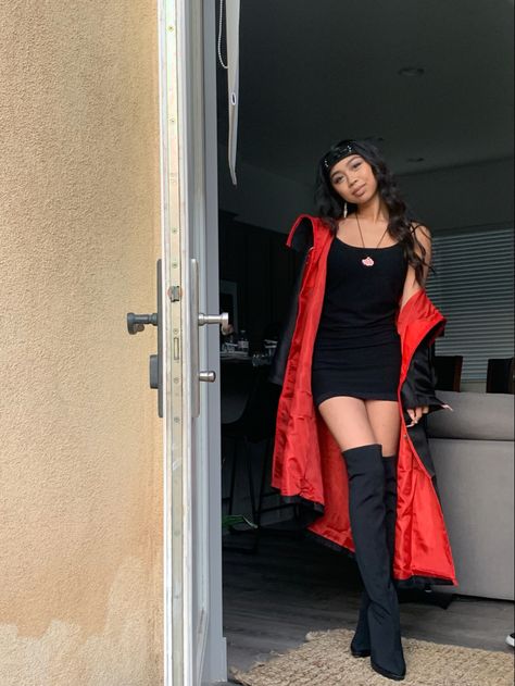 Itachi Halloween Costume, Akatsuki Halloween Costume, Itachi Cosplay Female, Halloween Costumes Naruto, Itachi Outfit, Naruto Costume Female, Akatsuki Costume, Naruto Halloween Costumes, Naruto Halloween