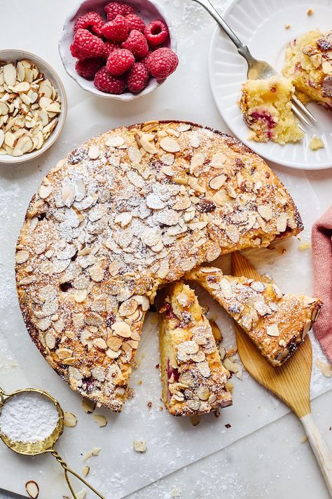 Raspberry Almond Ricotta Cake Italian Almond Cake Recipe, Almond Ricotta Cake, Raspberry And Almond Cake, Almond Torte, Jul Kaka, Ricotta Cake Recipes, Almond Ricotta, Work Potluck, Best Cake Ever