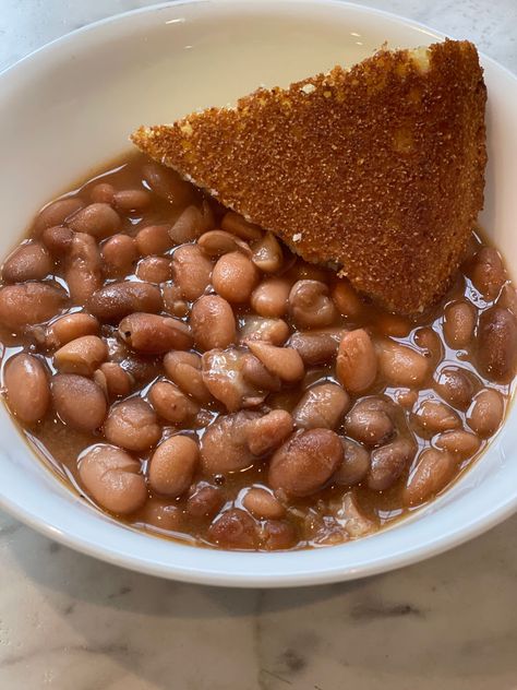 Pinto Bean Recipes Crockpot, Pinto Beans In The Crock Pot, Crockpot Pinto Beans Recipe, Crockpot Pinto Beans, Crock Pot Pinto Beans, Southern Pinto Beans Recipe, Beans Recipe Crockpot, Mexico Recipes, Beans And Cornbread