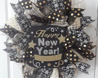 New Years Wreath, January Wreath, New Year Wreath, Valentine Candy Hearts, Gold Wreath, Wall Wreath, Wreath Winter, Xmas Wreaths, Valentine Day Wreaths