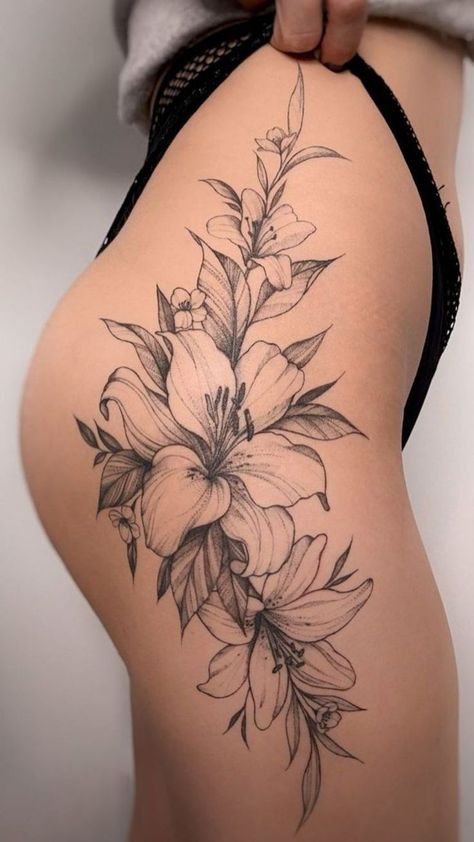 Side Thigh Tattoos Women, Floral Hip Tattoo, Flower Hip Tattoos, Side Hip Tattoos, Upper Thigh Tattoos, Hip Tattoo Designs, Side Thigh Tattoos, Easy Tattoo, Floral Thigh Tattoos