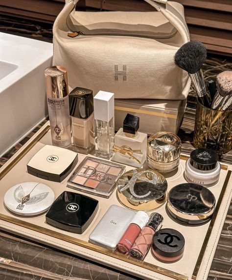 Luxury Beauty Products Aesthetic, Makeup Luxury, High End Makeup Aesthetic, Luxury Makeup Aesthetic, Chanel Makeup Aesthetic, Ysl Vanity Bag, Luxury Makeup Bag Aesthetic, Ysl Makeup Aesthetic, Expensive Makeup Brands