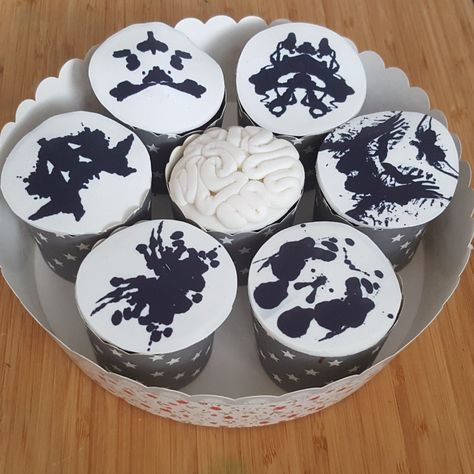 Rorschach Cupcakes Psychology Cupcakes, Psyd Graduation Party, Psychology Fest Ideas, Psychologist Graduation Party, Psychology Party Decorations, Graduation Party Psychology, Psychology Graduation Party Ideas, Psychology Cake, Psychology Graduation Party