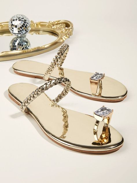 Sandals Shein, Bling Flip Flops, Bling Sandals, Women Flat Sandals, Pretty Sandals, Casual Pumps, Stunning Shoes, Rhinestone Sandals, Sandals Flat