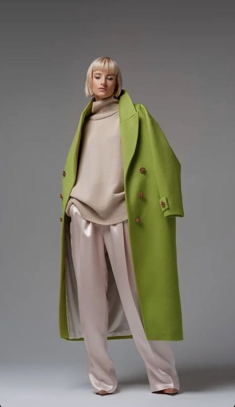 Palto Woman, Moda Chic, Event Outfit, Green Coat, Moda Vintage, 가을 패션, Mode Inspiration, Winter Fashion Outfits, Look Fashion