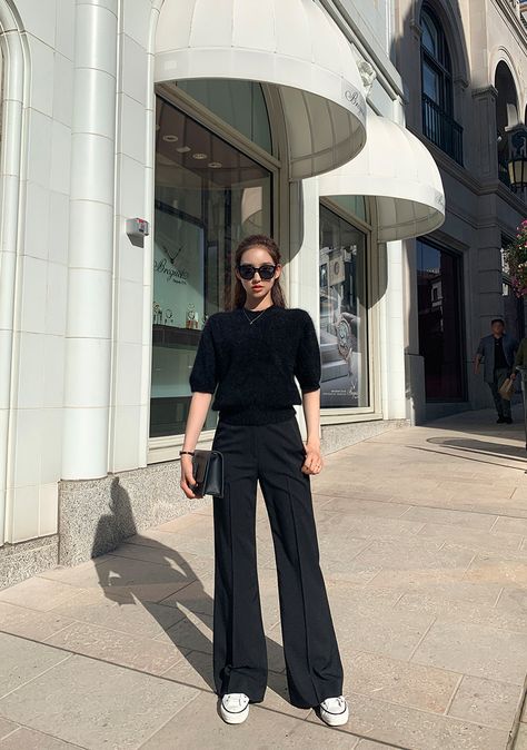 Knitted Top Outfit, Chinese Fashion Street, Wanna Kiss, Korean Girl Fashion, Korean Fashion Trends, Knitted Top, Korean Street Fashion, Casual Style Outfits, Korean Outfits