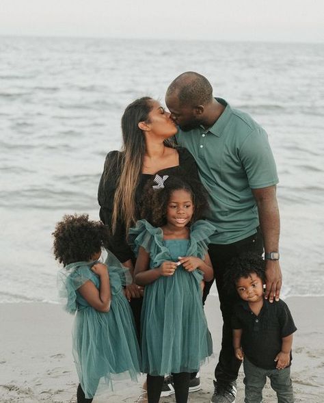 Black Family Beach Photoshoot, Generational Photoshoot, Future Environment, Family Beach Photoshoot, Beach Photoshoot Family, Family Photography Outfits, Photography Outfits, Family Photoshoots, Family Photoshoot Outfits